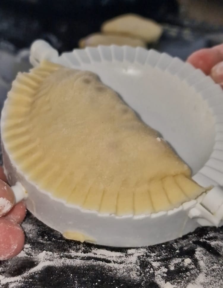 Kip Pastei van huisgemaakt deeg