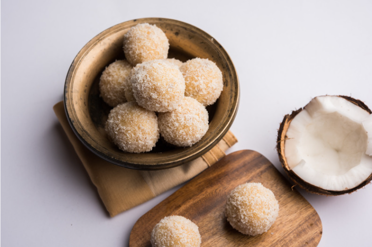 Kokos Laddoo - Stevige zoete ballen